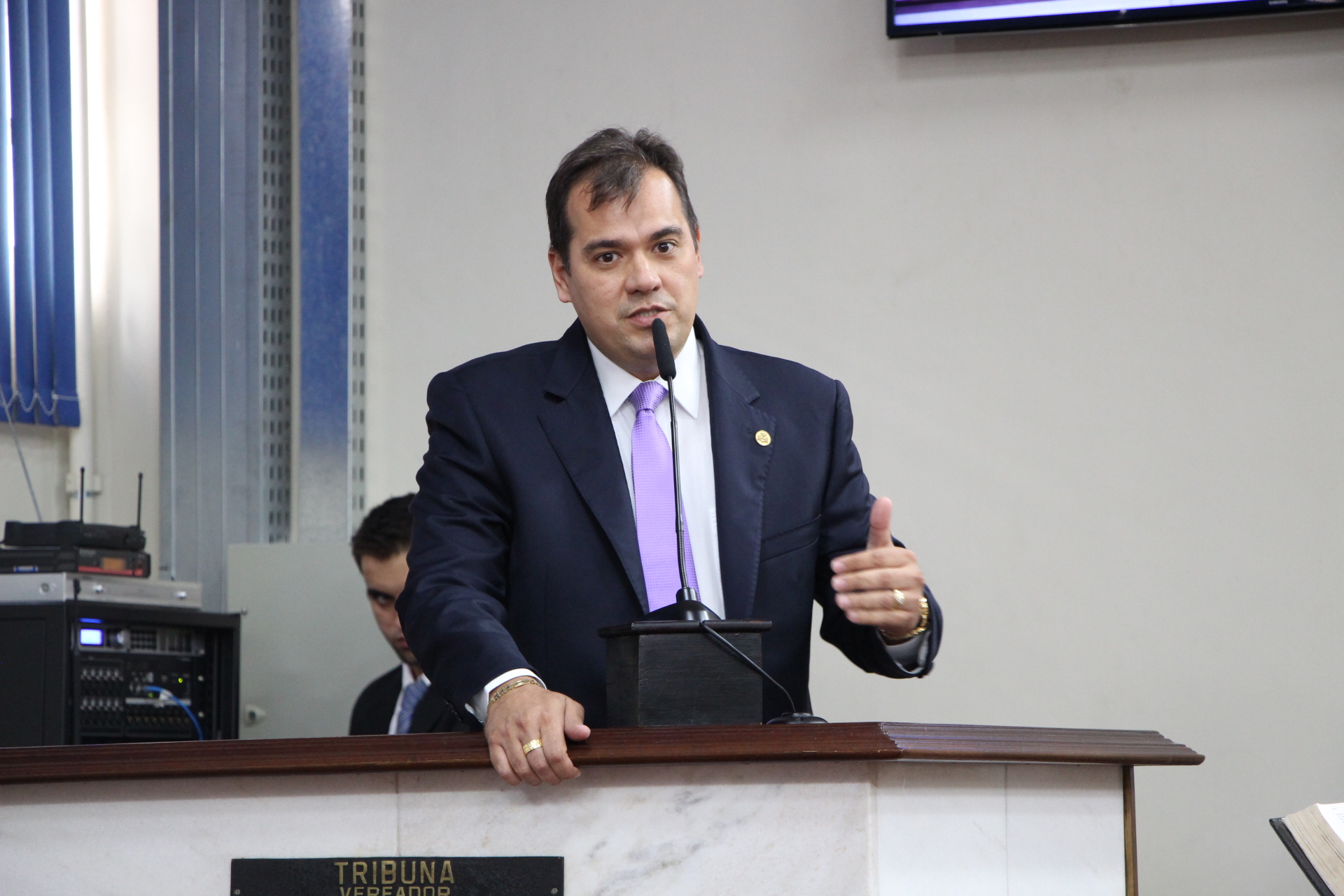 Isenção é maneira de amenizar sofrimento e prejuízo de comerciantes