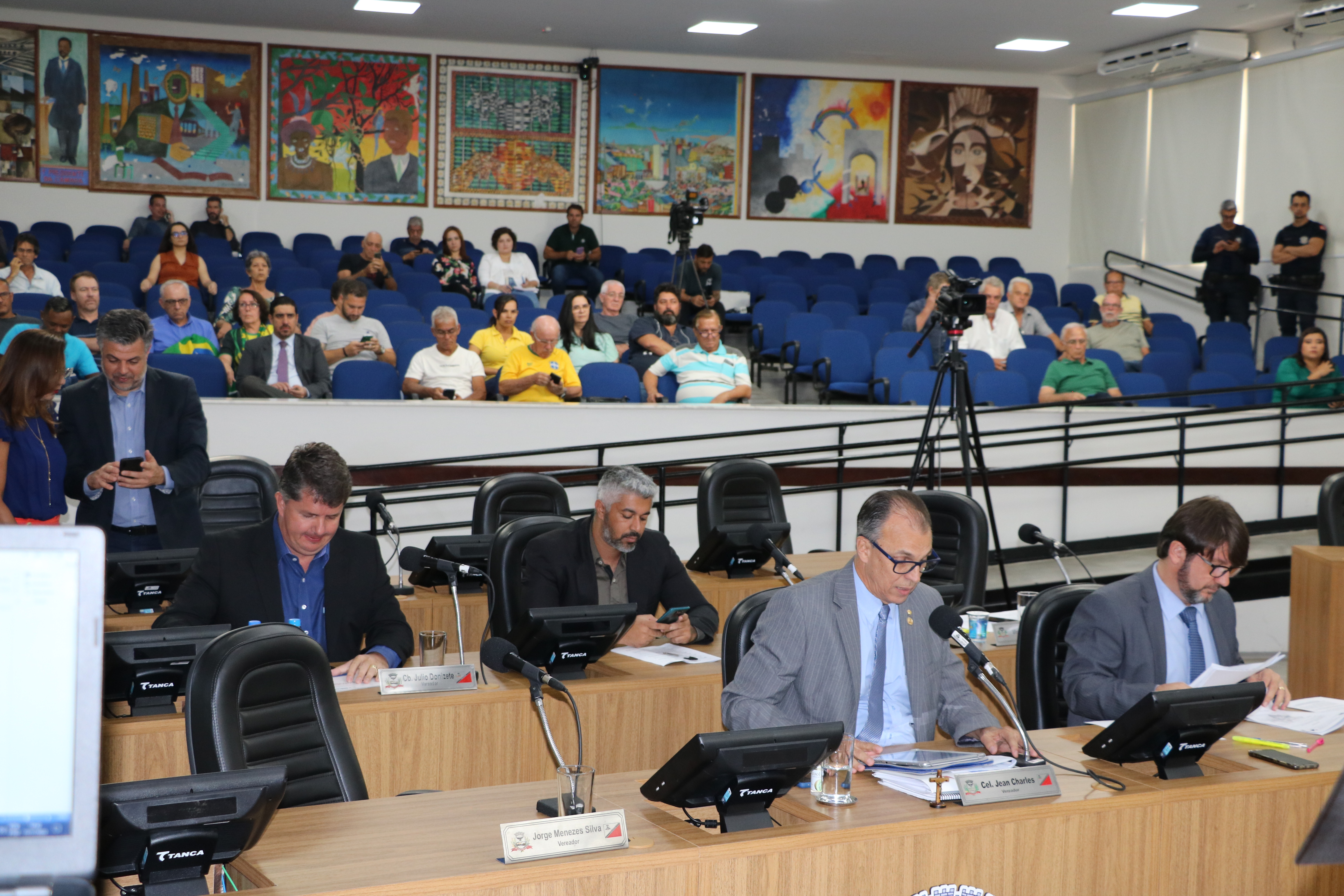 Vereadores aprovaram, em primeira discussão, aumento de cadeiras no legislativo