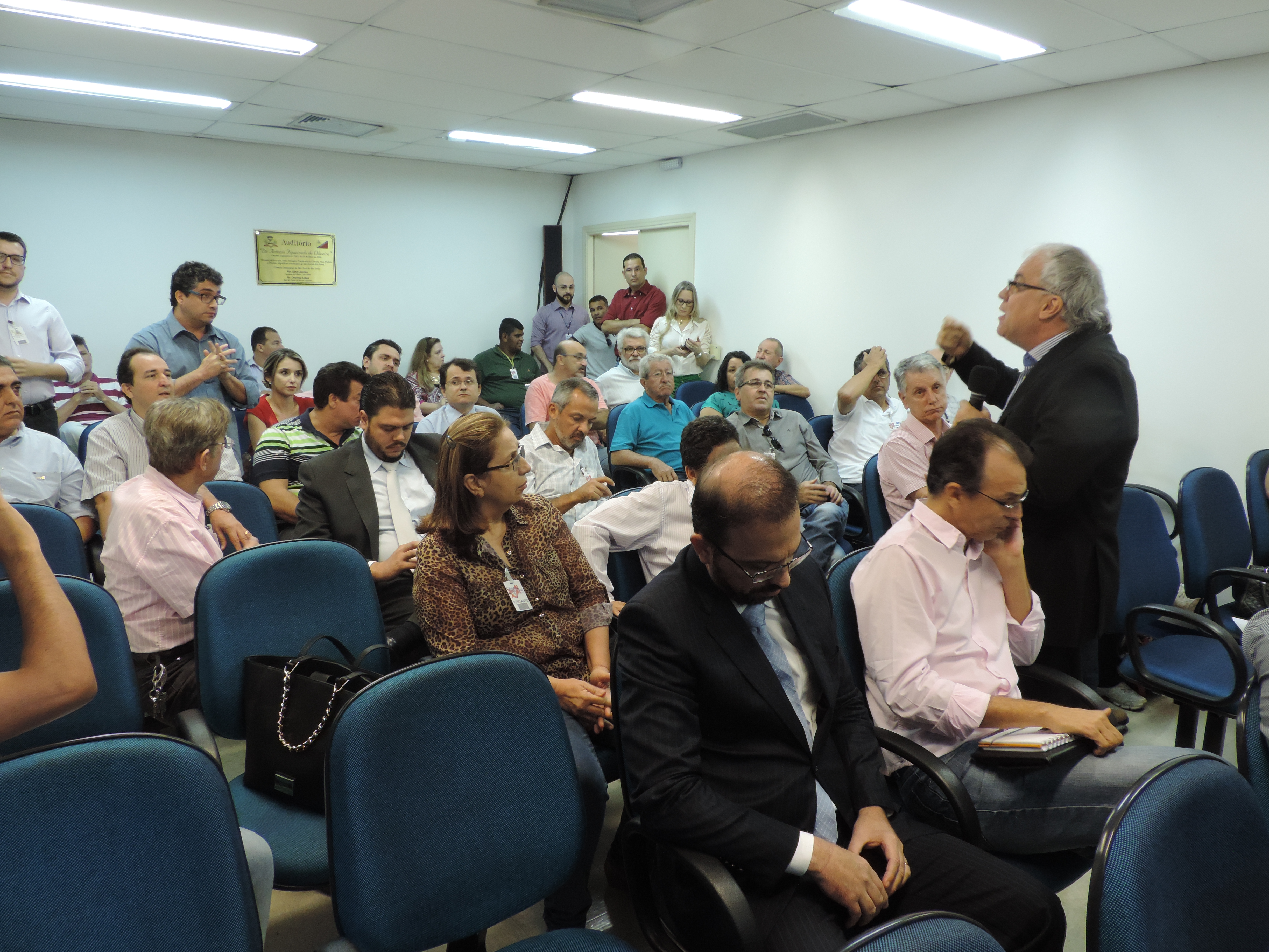 Auditório da Câmara ficou lotado para audiência pública