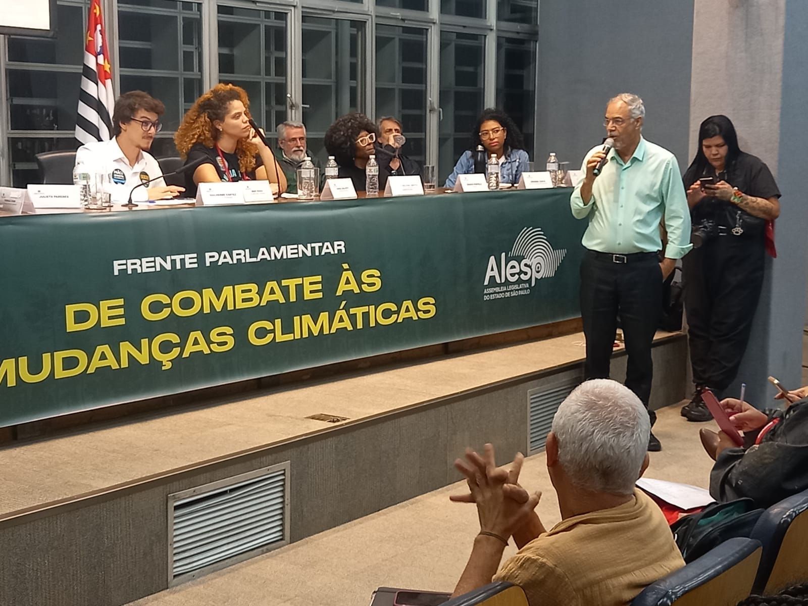 Pedro discursa durante lançamento de Frente Parlamentar