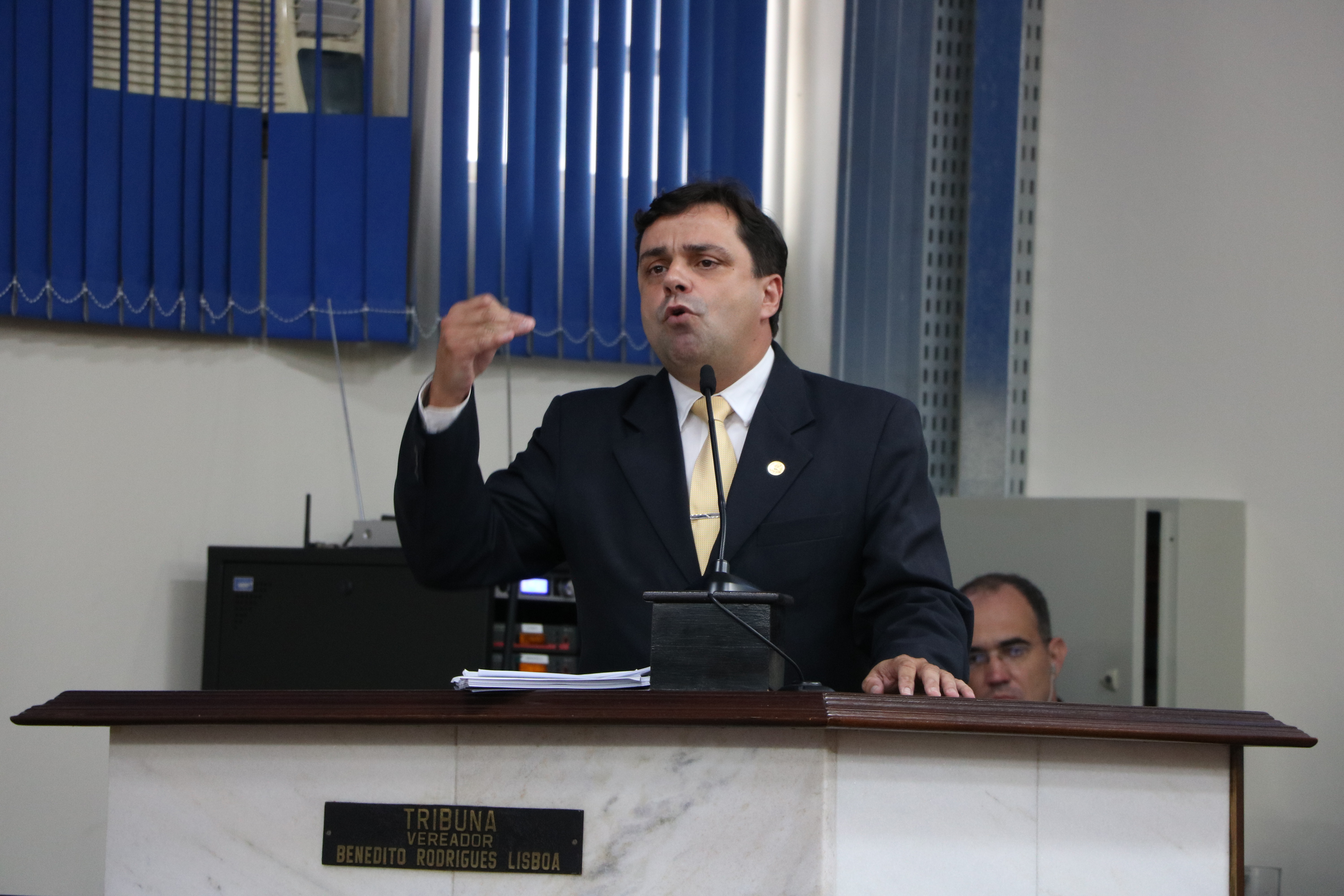 Proposta de Dornelas isenta templos religiosos de fiscalização por ruído