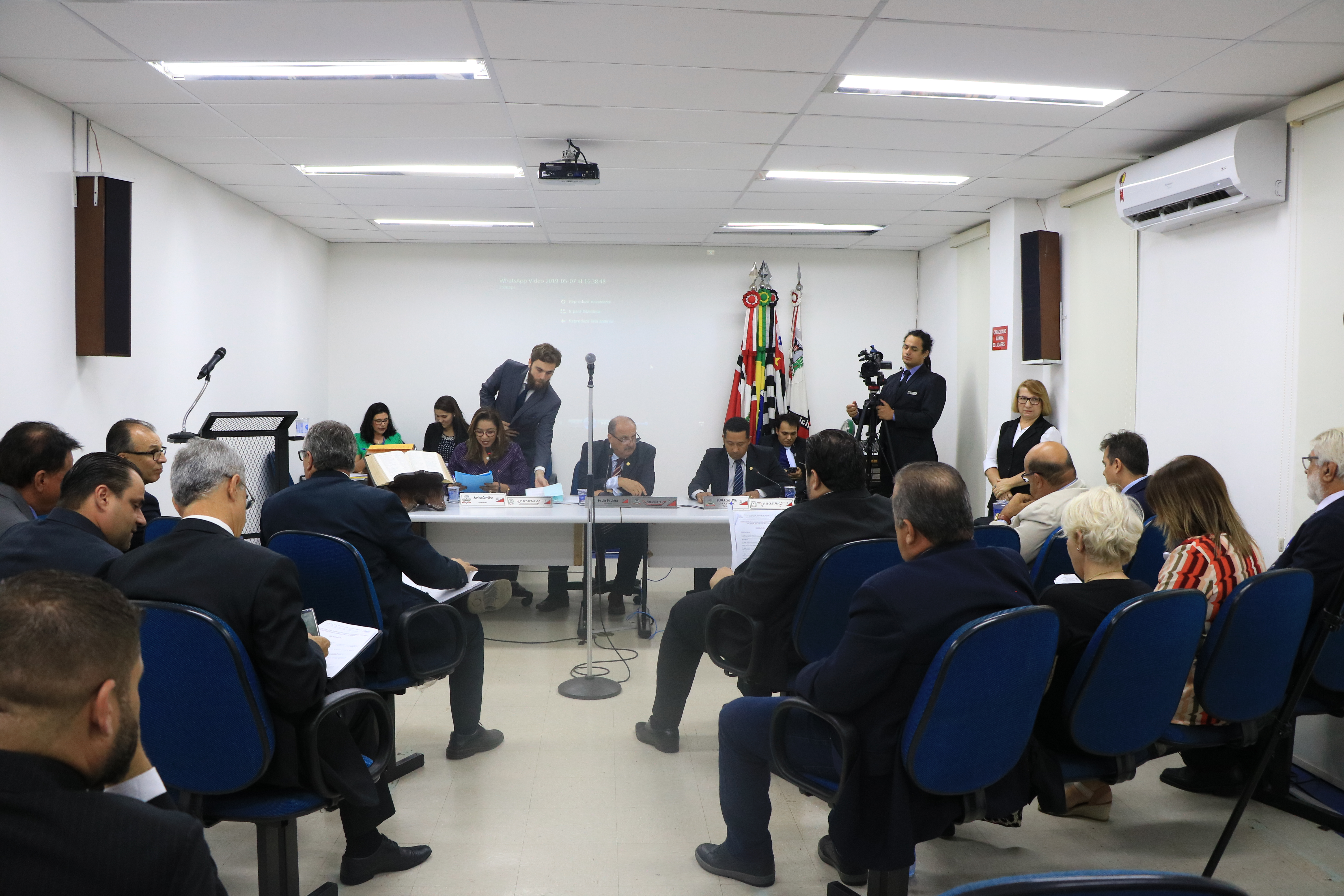 Cargos votados por vereadores são para diversas áreas do Executivo e serão preenchidos por meio de concurso público