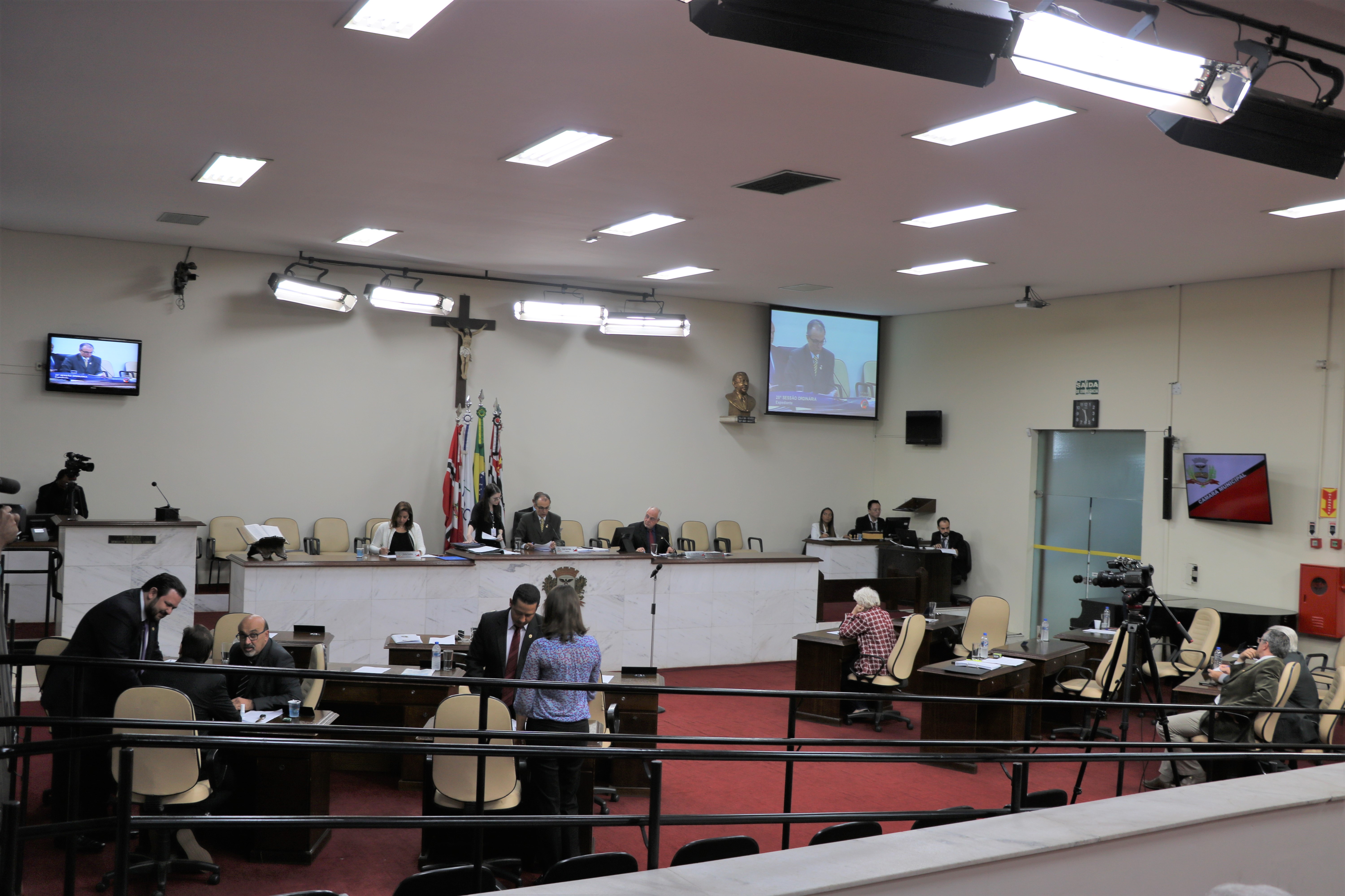 Sessão começa às 17 horas e TV Câmara transmite as votações ao vivo