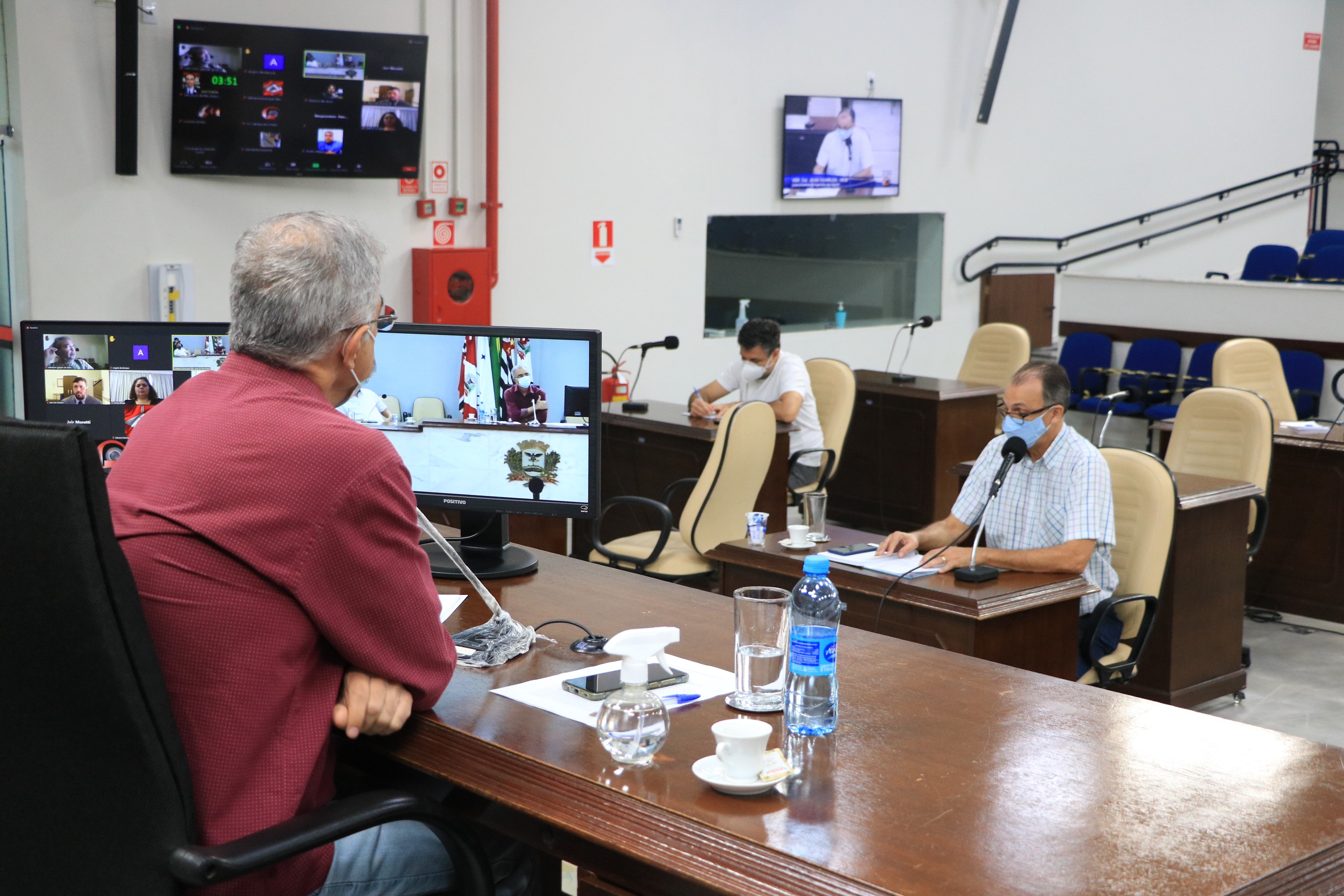 Vereadores durante audiência que debateu situação da Riopretoprev