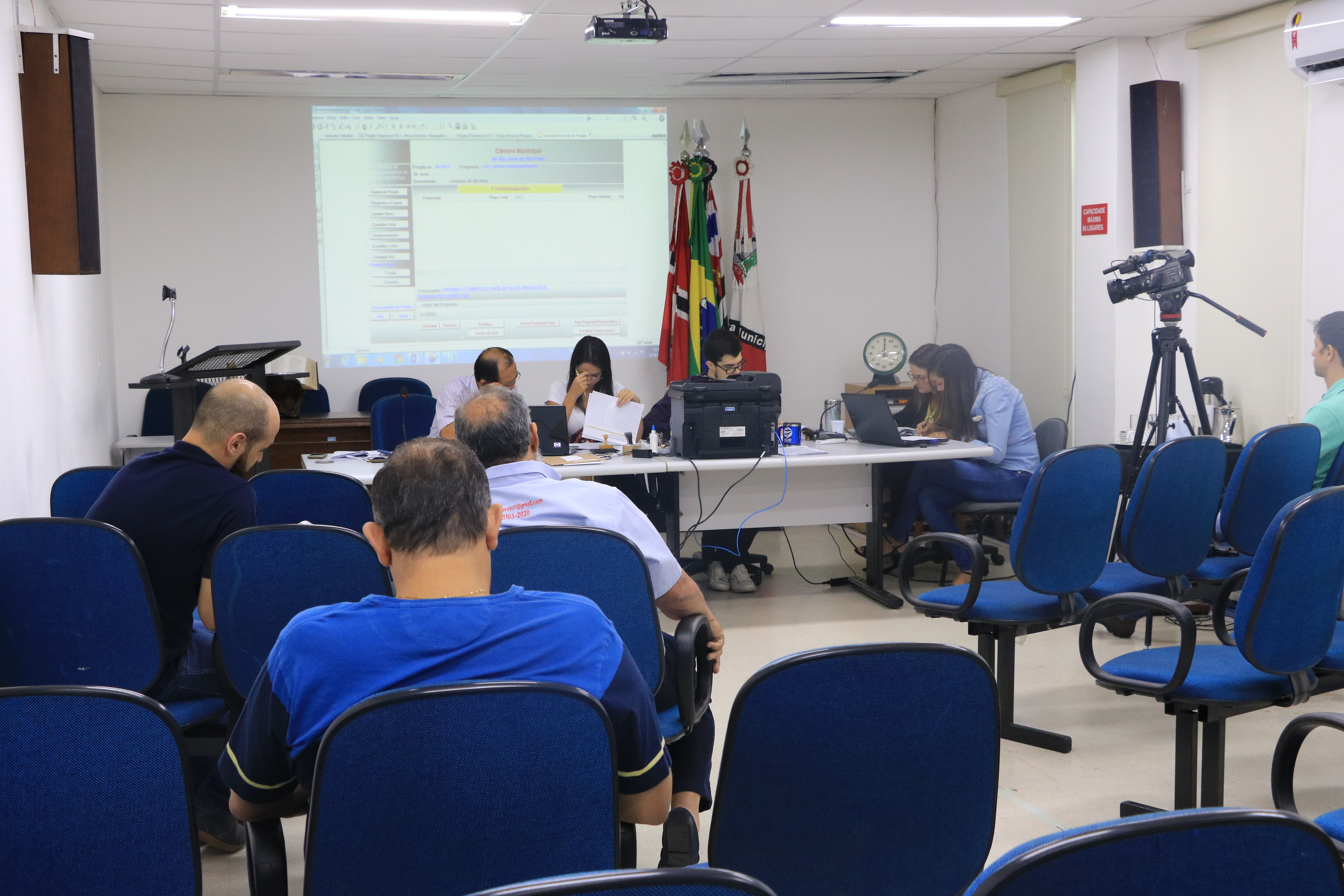 Três empresas participaram do pregão