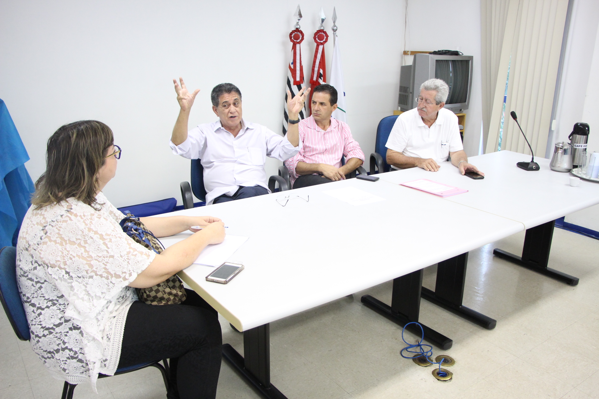 Dourival, Maurin e Piacenti decidiram convocar secretários para explicar projeto de internet livre