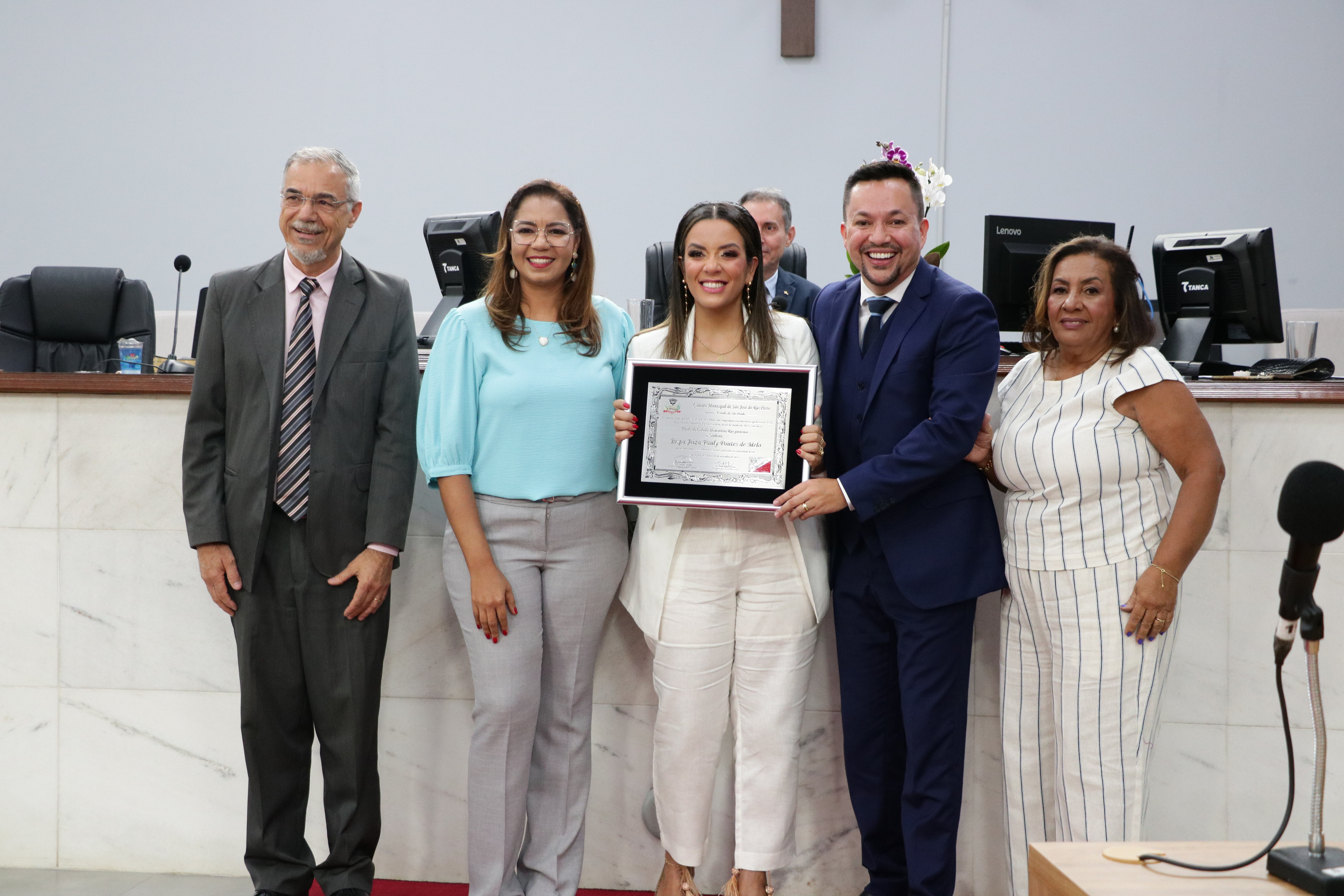 Sessão solene foi realizada no Plenário da Câmara