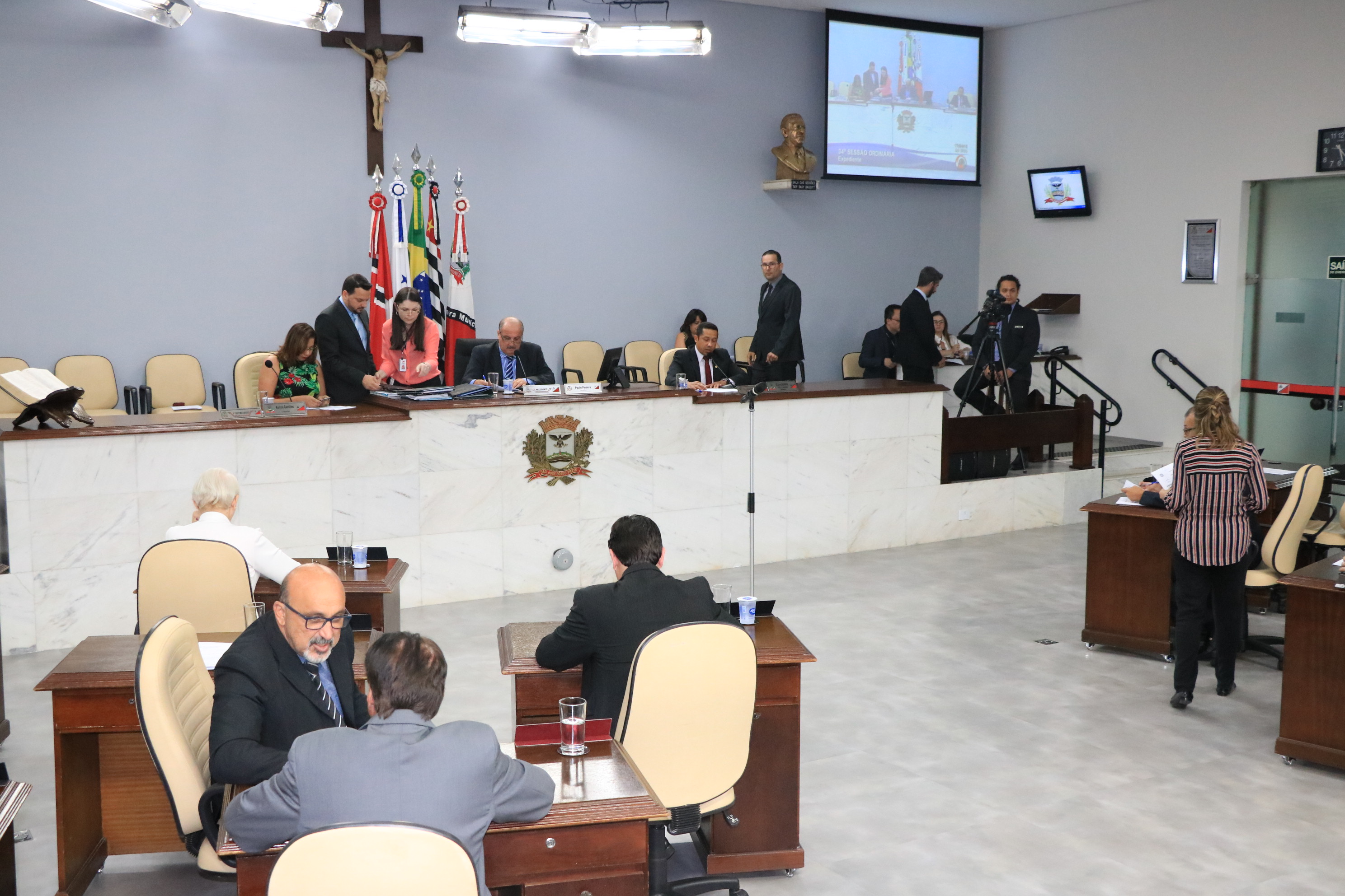 Acompanhe a transmissão ao vivo da sessão pela TV Câmara – canal 4 da NET e 28.2 em sinal digital – ou pela rádio Educativa FM 106,7.