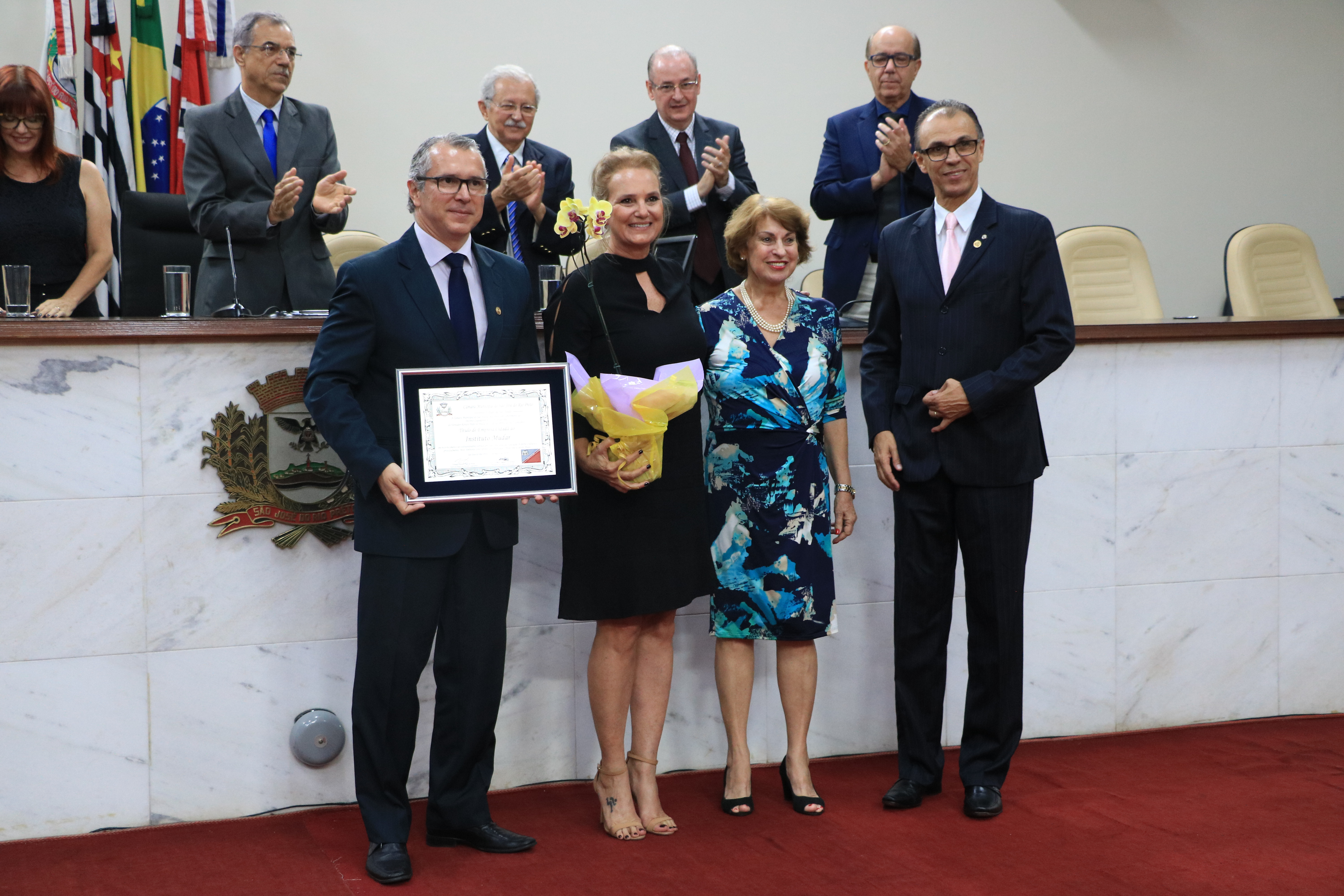A presidente do Instituto, Fernanda Sansão, recebeu o título